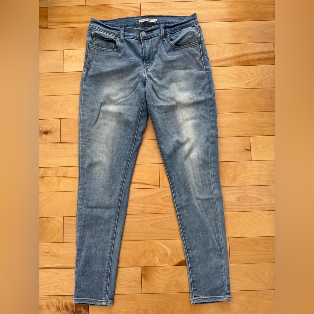Levi’s jeans 710